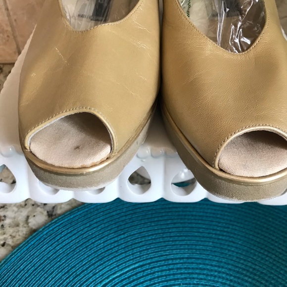 Andre’ Assous Featherweights Peep Toe - Picture 4 of 10